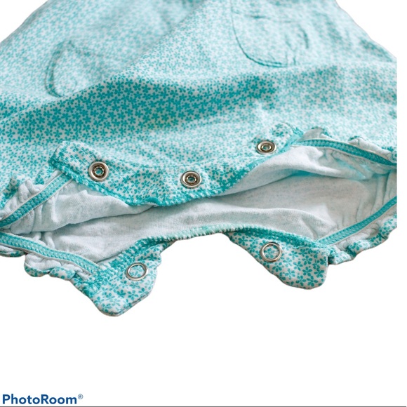 4/25$ | Carter's | Green Onesie with Cute Bow - Picture 7 of 7